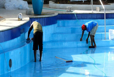 Swimming pool cleaning